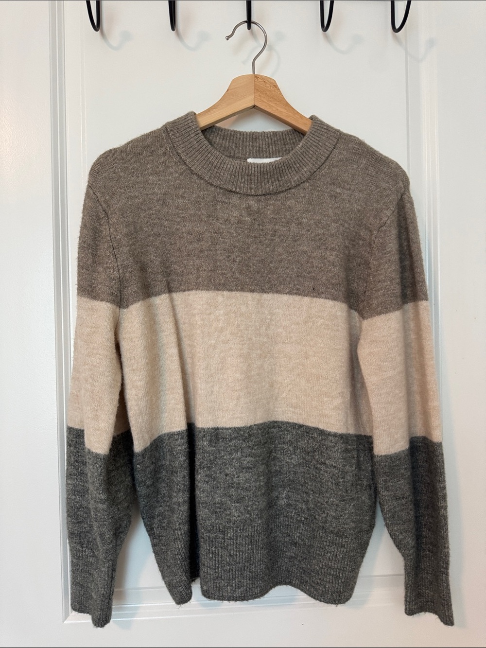 H&M Neutral Colorblock Crewneck Sweater in Taupe, Cream & Charcoal
